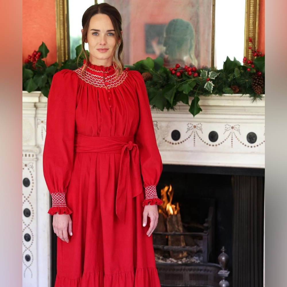 NWT Gorgeous Smocked Embroidered Corduroy Christmas Dress! 🎄❤️